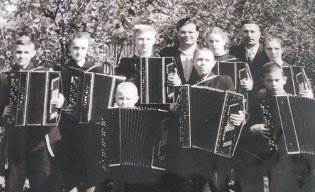 Скрипка, фортепіано і баян: переяславська музична школа починалася з трьох класів