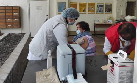 У Сватівському районі проти COVID-19 можна щепитися у відділеннях Укрпошти: подробиці