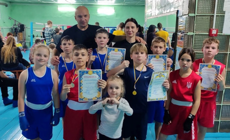 Скарбничка нагород юних славутських боксерів поповнилася!