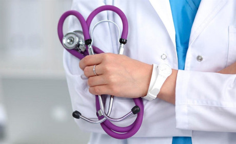 Близько 18 тисяч пацієнтів за місяць: лікарня Звягеля підбила підсумки березня