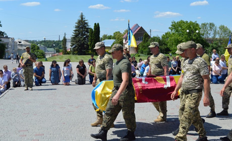 Тіло Героя-десантника зустріли у Лановецькій громаді Кременецького району