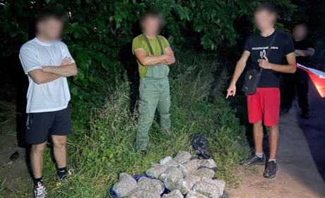 На Черкащині повідомили про підозру чотирьом наркоділкам