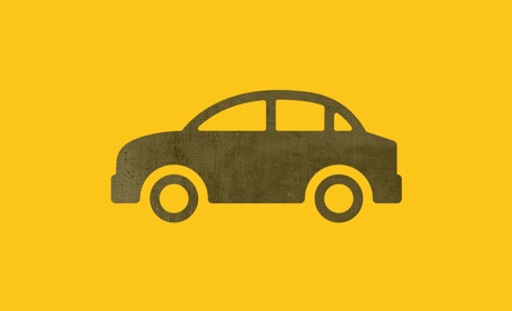 У Сватовому розбили вікно у автомобілі і обікрали його