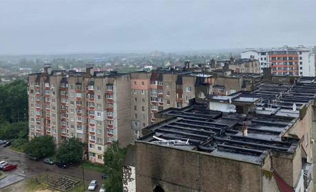 Пошкоджені багатоповерхівки по вулиці Бєлова відновлюватимуть поки що за міські кошти