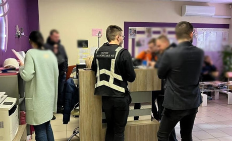 Маштабна злочинна організація з продажу новонароджених дітей іноземцям
