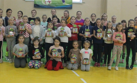 Спортсмени з Калинівки отримали подарунки від Буяльського: футболіст став посланцем святого Миколая 