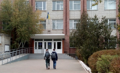 У ролі вчителів - прибиральниці і сторожі: як працює єдина окупаційна школа в Новій Каховці