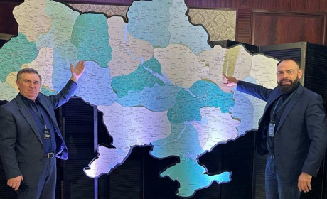 Звягель підписав Меморандум про співпрацю з містом Златопіль в Харківській області