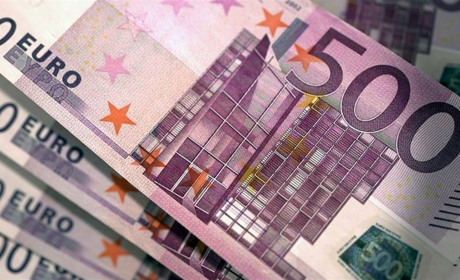 У Золотоноші невідомий розрахувався за мобільний телефон сувенірними євро