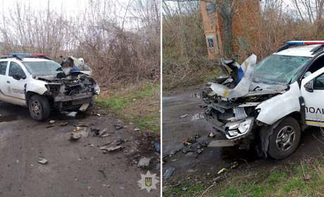 Ворог вдарив безпілотником по поліцейському авто в Білопіллі