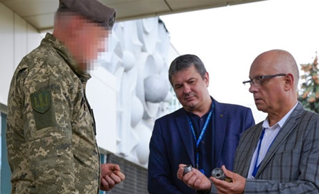 «Шкіпер» прийняв від южноукраїнських атомників піксельний кейс з новим обладнанням