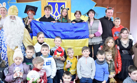 У Жмеринці показали виставу для дітей військовослужбовців: фоторепортаж