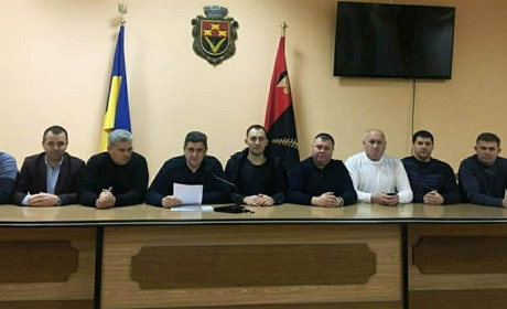 Червоноградські депутати закликали керівників держави припинити переслідування опозиції