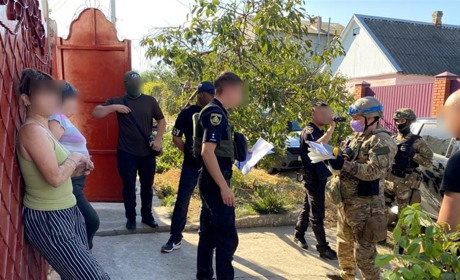 Наркотрафік до трьох областей України перекрили херсонські правоохоронці