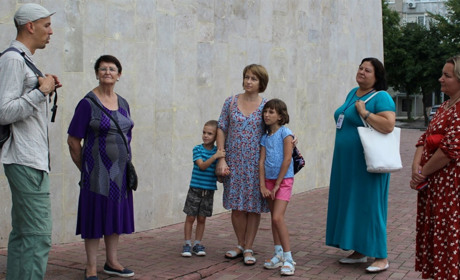 Відбулася пішохідна екскурсія Южноукраїнськом. Перша, але не остання. ФОТО