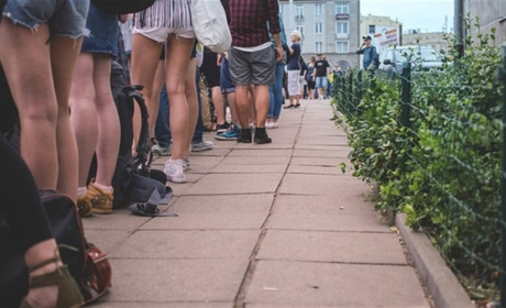 Талони та гуманітарна допомога: що та коли можуть отримати переселенці в Смілі