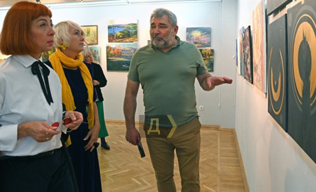 Новокаховчани проводять унікальну виставку картин в Одесі