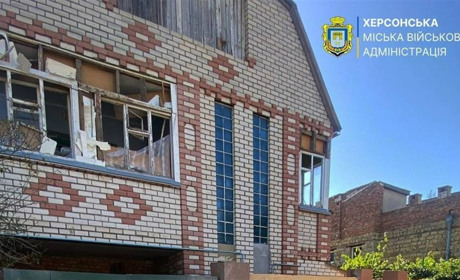 На Херсонщині армія рф завдала ударів по критичній та соціальній інфраструктурі, житлових кварталах