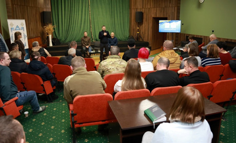 На Хмельниччині обговорили посилення підтримки ветеранів та їхніх родин