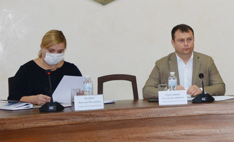 Хто увійшов до складу виконавчого комітету Покровської міської ради