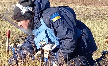 Мінна небезпека: мешканцям Київщини не рекомендують повертатися додому