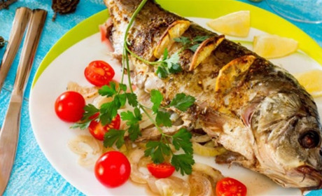 Рецепт дня: короп, запечений у духовці