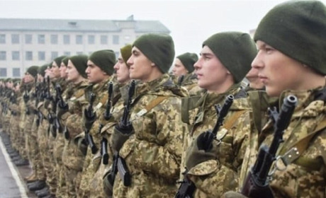 Строкової служби не буде: про військову кадрову політику говорять у Міноборони