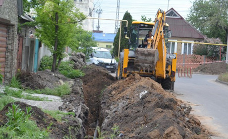 У Покровську оновлюють водогони