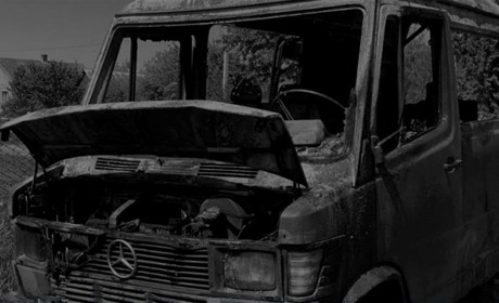 На Сарненщині загорівся мікроавтобус: є потерпілий
