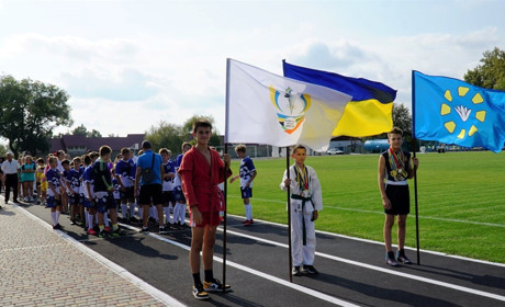 Перший дзвоник у Біляївській ДЮСШ не запізнився: хода, посвята, вручення відзнак. Фоторепортаж