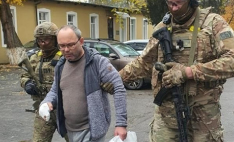 Впроваджував «рубльову зону»: У Херсоні затримали чоловіка, якого підозрюють в роботі на ворога
