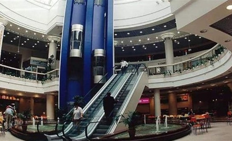 Чому жителі області їдуть до великих ТРЦ столиці