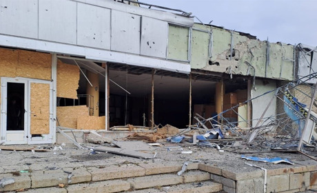 Внаслідок нічної ворожої атаки пошкоджений кіноконцертний зал «Ювілейний» у Херсоні