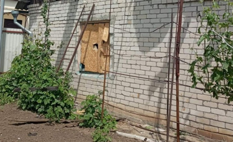 На Херсонщині російські терористи поцілили у житлові квартали та комунальну інфраструктуру