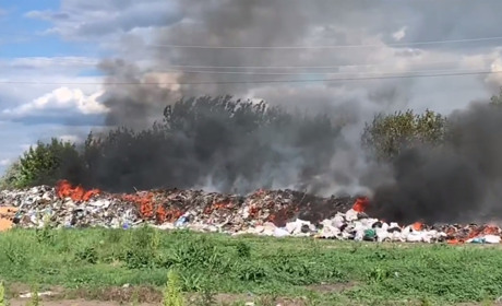 На Переяславщині горіло сміттєзвалище. ВІДЕО з місця події