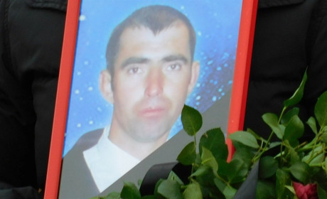 Втрата громади: у Зарічненській громаді попрощались з загиблим земляком, стрільцем-санітаром