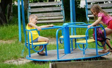 Літнє дозвілля. Короткий огляд стану дитячих майданчиків у Городку (ФОТОРЕПОРТАЖ)