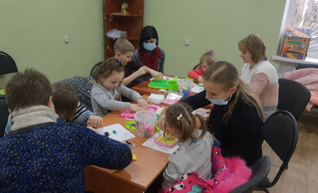 Згуртувалися та створили творчий простір для своїх дітей