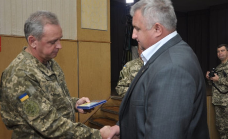 Ті, хто рятував Україну: історія мецената із Сарн увійшла в книгу про волонтерів