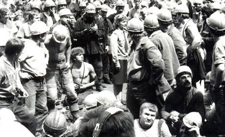 Деньги, политика, стук касок. Сравниваем страйки шахтеров Донбасса в 1990-е – и 30 лет спустя