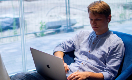 «ІТ-сферу в Україні ідеалізують» - як дизайнер із Сарн доріс до рівня Google