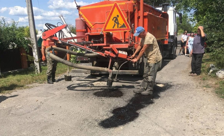Із Городка до річки Дністер — відремонтованою дорогою. Який автошлях ремонтують і скільки це коштує