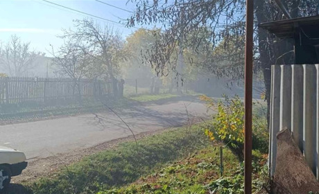 Сусіди в Біляївці розпалили багаття та задимили вулицю: куди скаржитися в такому випадку