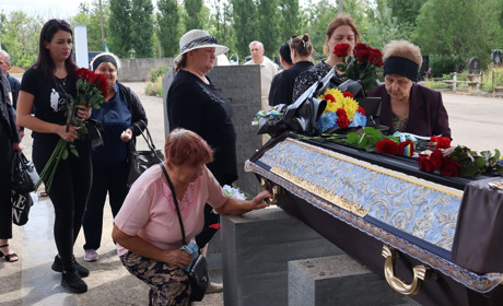 У Південноукраїнську попрощалися із 44-річним солдатом Романом Кліщенком