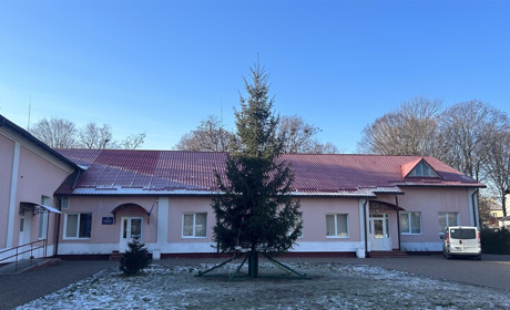 Вперше під час повномасштабної війни: де встановили новорічну ялинку в Сарнах