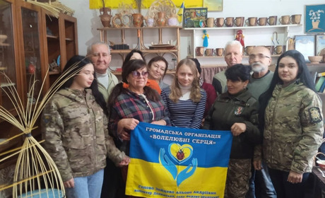 ТО “Креатив” передали зібрані кошти для потреб 98 ОБТрО