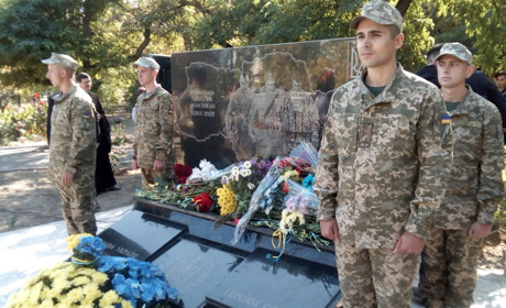 Томос і сім кущів калини. Як Нова Каховка відзначила День захисника Вітчизни