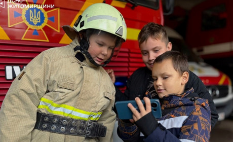 Урок безпеки на практиці: школярі побували в пожежно-рятувальному підрозділі Звягеля