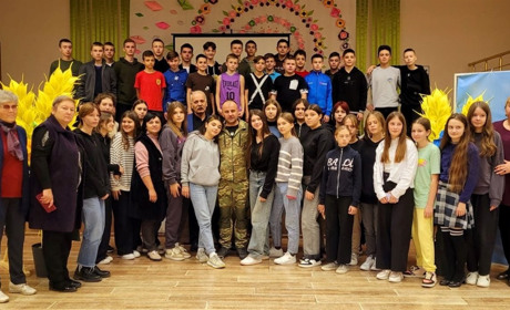 Зустріч з воїном в Лужанській школі