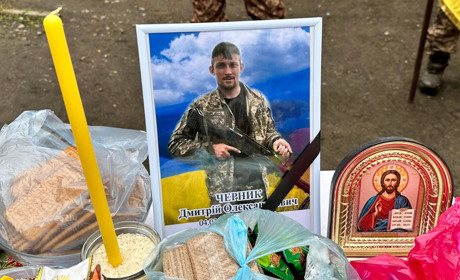 На щиті: у Петропавлівці провели у засвіти захисника України Дмитрія Черника (ВІДЕО)
